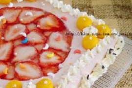 草莓果冻装饰蛋糕的做法
