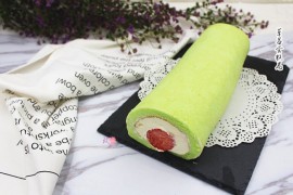 斑斓草莓蛋糕卷的做法 靓丽甜品春的色彩