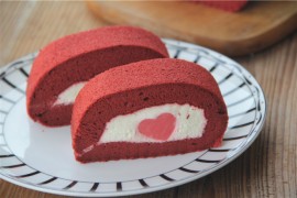 爱心红丝绒奶冻蛋糕卷的做法 颜值超高噢