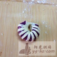 无油无糖紫薯花卷面包的做法图解8