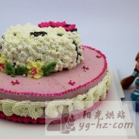 Hello Kitty裱花蛋糕的做法图解3
