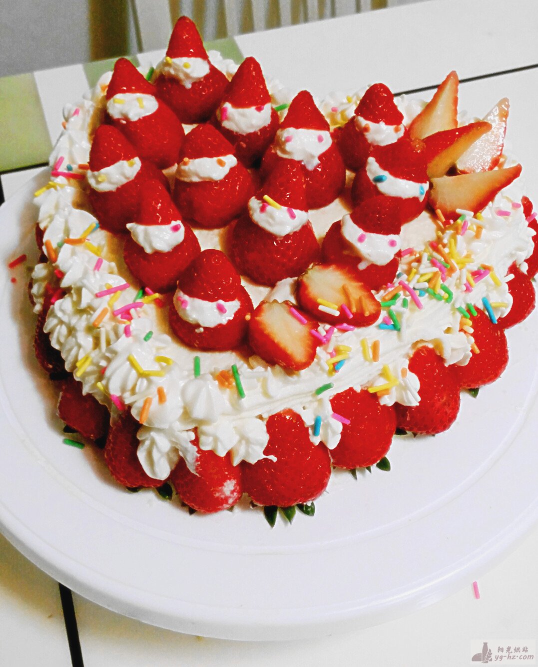 爱心草莓奶油蛋糕的做法