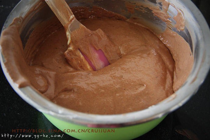 完美巧克力海绵蛋糕（新手版解决消泡问题）的做法 步骤15