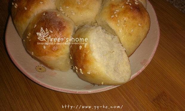 不含黄油的6寸莲蓉花型面包（处理中秋月饼的好方法）的做法 步骤8
