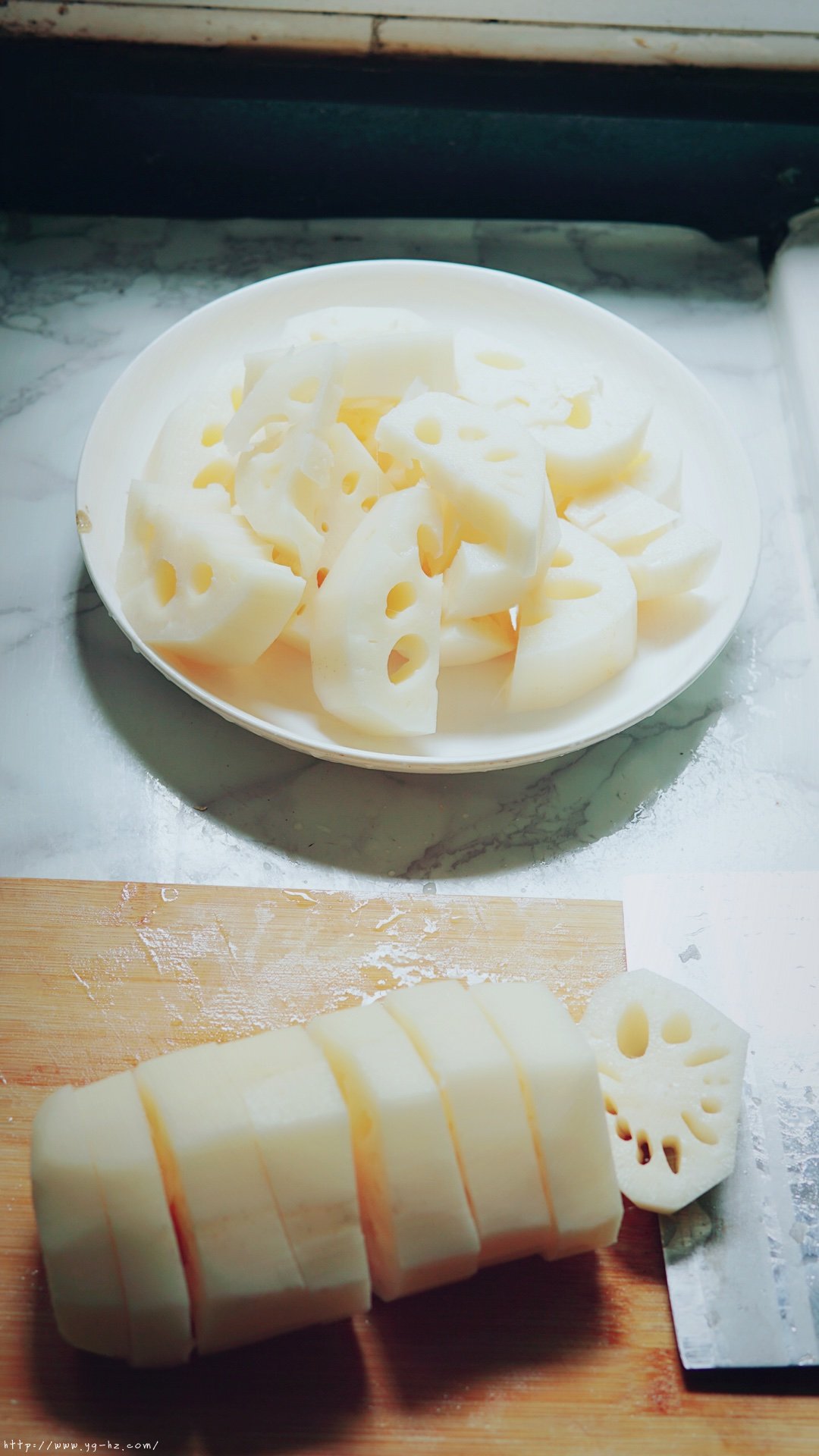 超详细简单的排骨莲藕汤的做法 步骤2