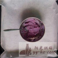 紫薯戚风蛋糕卷的做法图解5