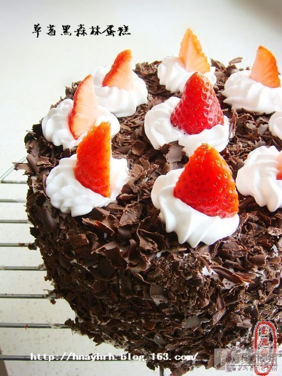 草莓黑森林蛋糕的做法