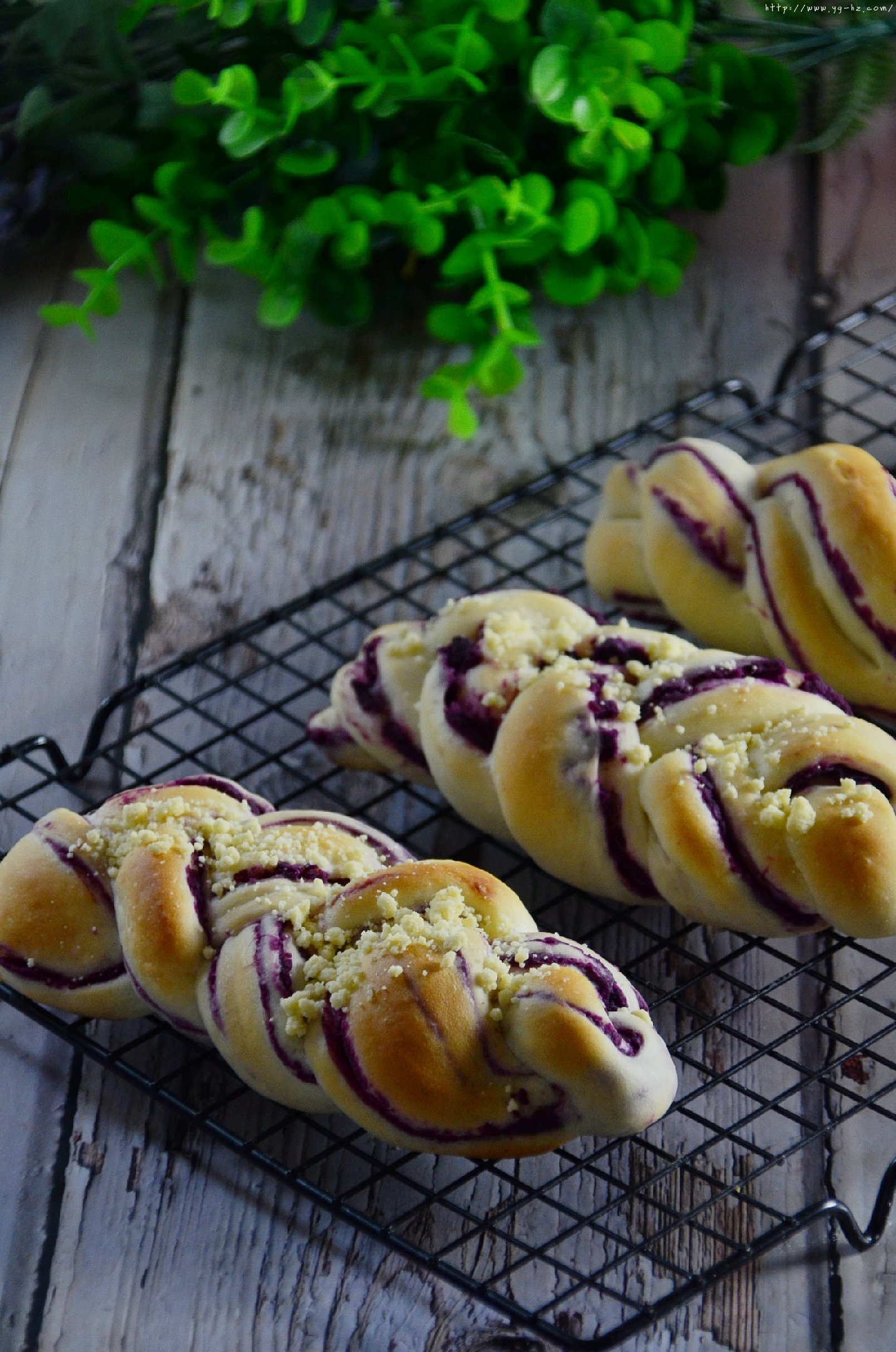 超香浓 紫薯辫子面包的做法 步骤9