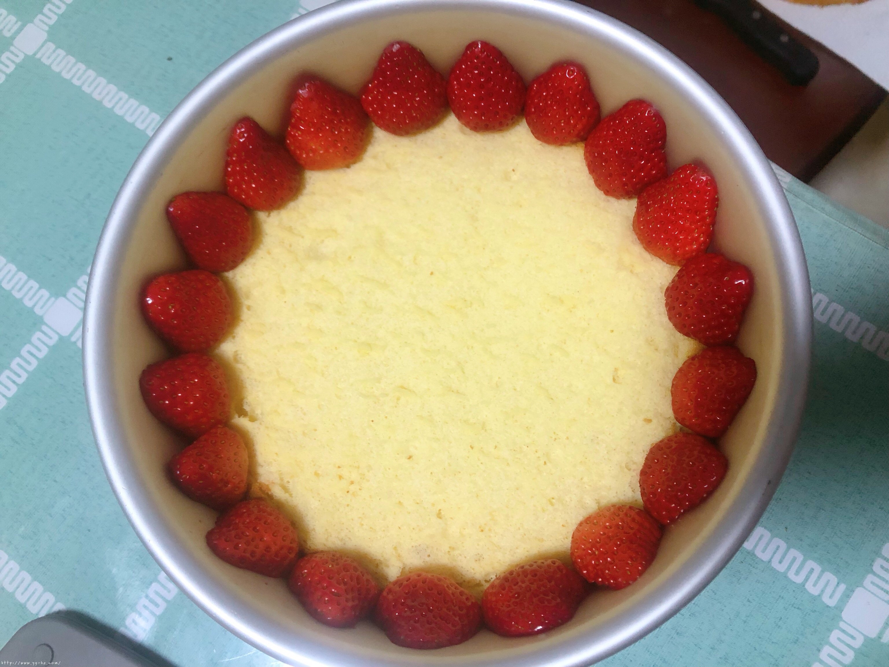 草莓慕斯蛋糕的做法 步骤3