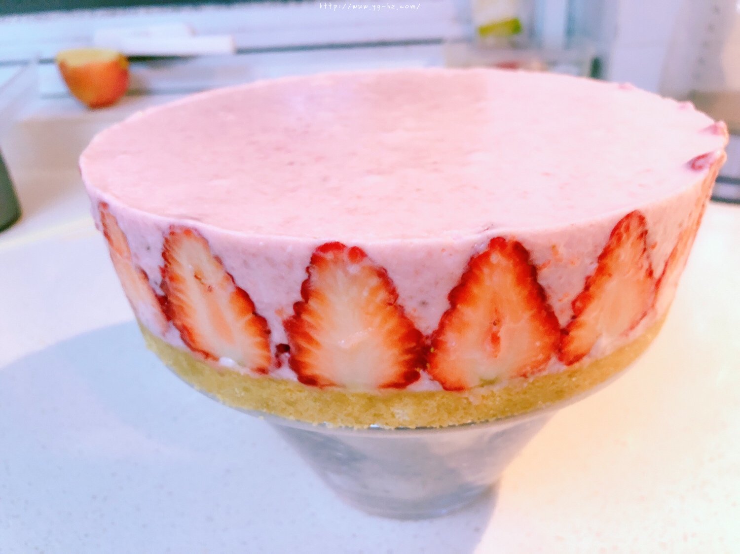 8寸草莓慕斯蛋糕的做法 步骤6