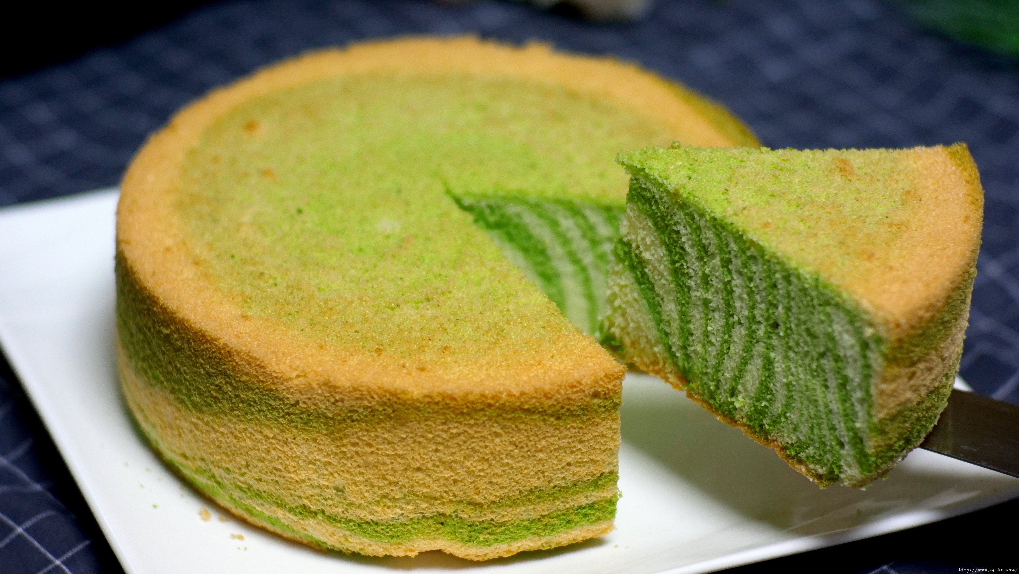菠菜戚风蛋糕——天然的绿，不塌陷不回缩的做法 步骤12