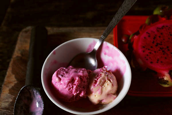 香草冰淇淋的做法_火龙果冰淇淋怎么做【鲁不猴】