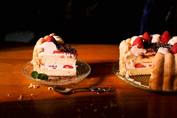 小草莓蛋糕的做法_小草莓蛋糕怎么做【鲁不猴】